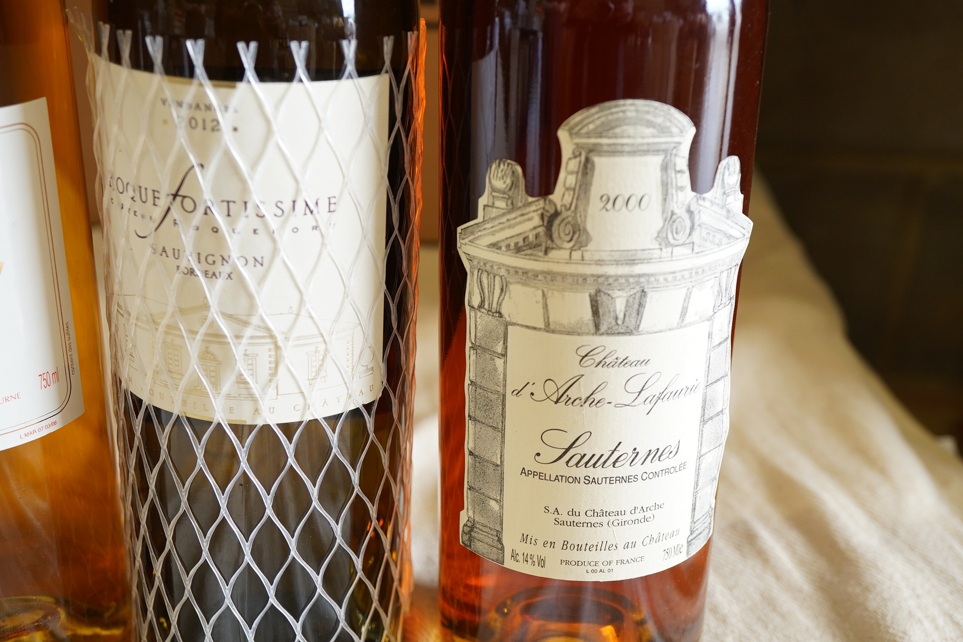 A mixed parcel of Bordeaux white wine